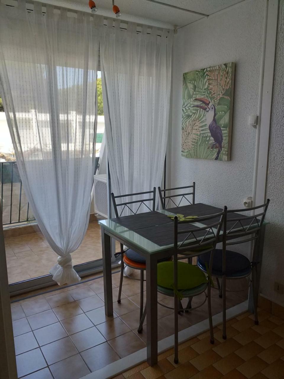 Studio De 25M2 Tout Equipe A 250M Du Bord De Mer La Grande Motte Luaran gambar